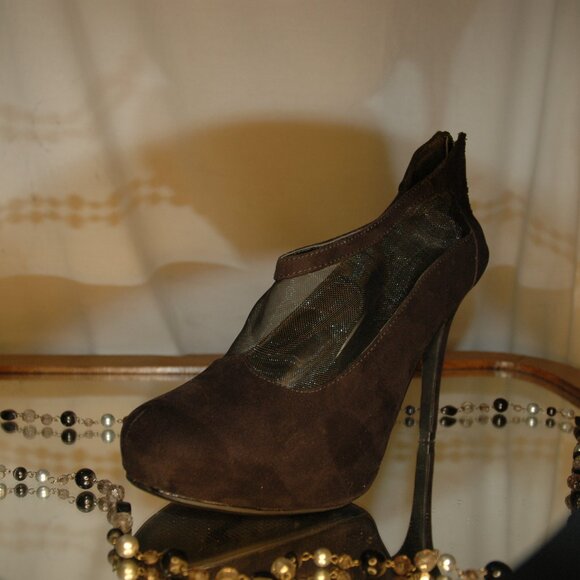 Madeline Girl - Picture 7 of 7